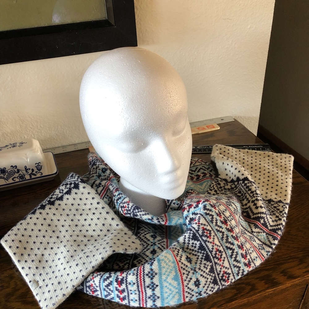 Eddie Bauer Winter Snow Scarf Ivory Blue Red